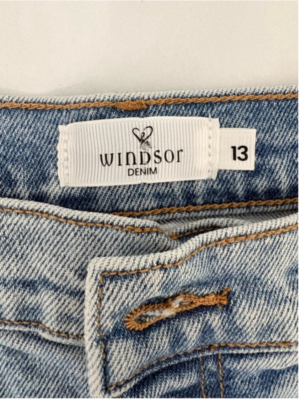 Windsor Super High Rise Dad Jeans Sz 13 (15.75”W) Light Wash Distressed EUC - Picture 4 of 7